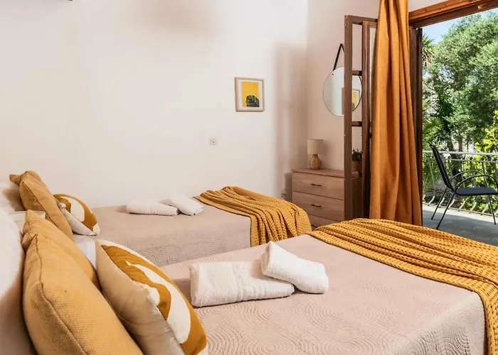 בית נופש Contessina House זקינטוס טאון