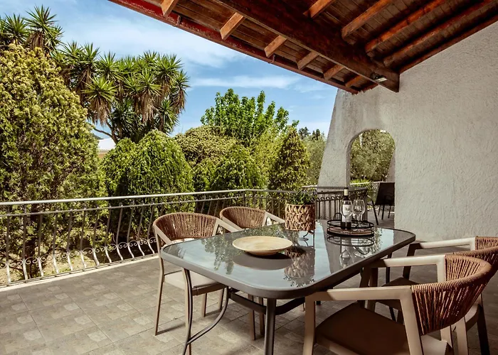 Contessina House בית נופש זקינטוס טאון