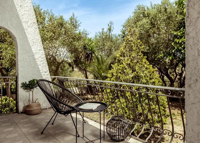 בית נופש Contessina House זקינטוס טאון