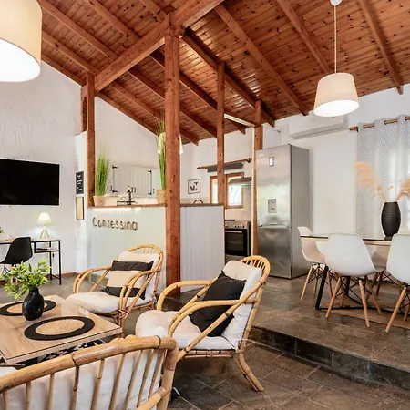 Contessina House بيت للعطل